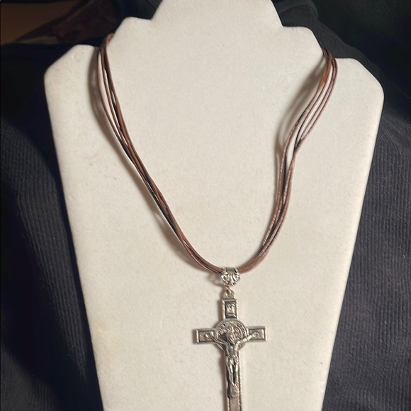 Silver Cross Pendant Necklace - Picture 1 of 2